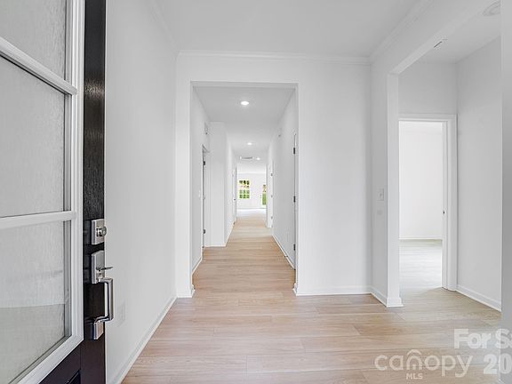 4th image of 5480 Redbud Rd #60