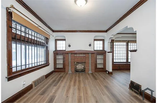 13705 Glendale Ave photo 1