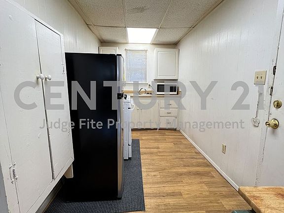 3rd image of 113 Bernard St #C