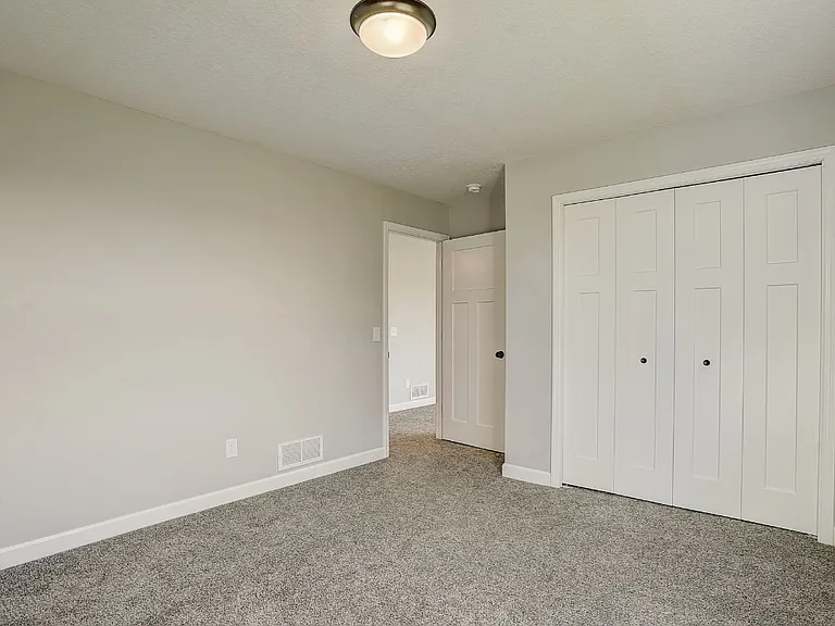 2876 Kensington Ave NE — Photo 9