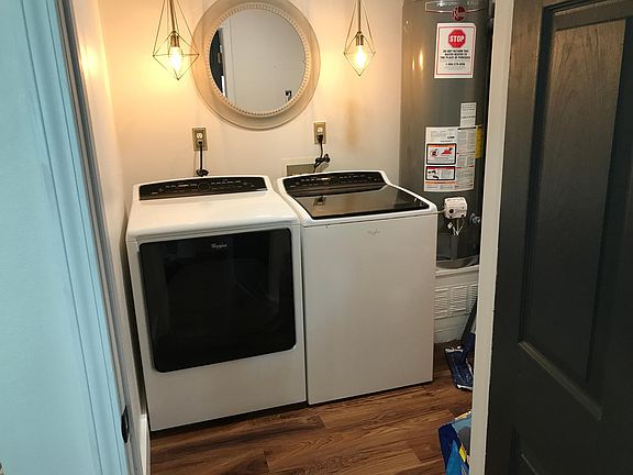 Great laundry w/ matching optional washer dryer .