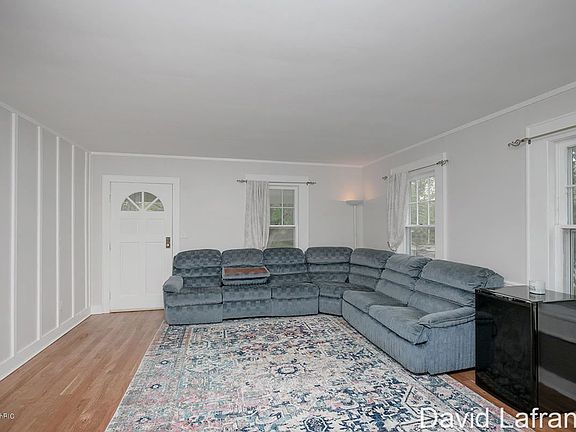 4th image of 3324 Parkview Ave
