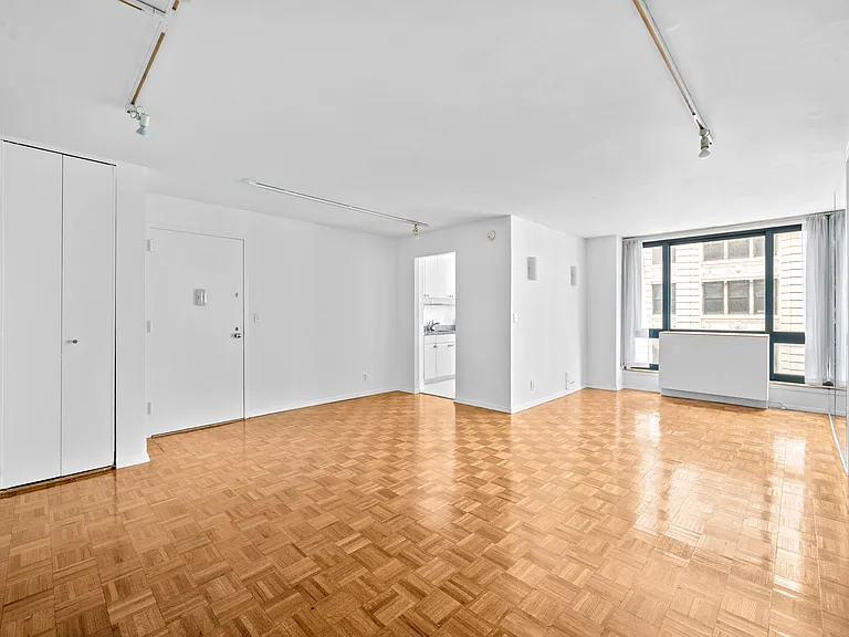 1 Irving Pl #G7H — Photo 3