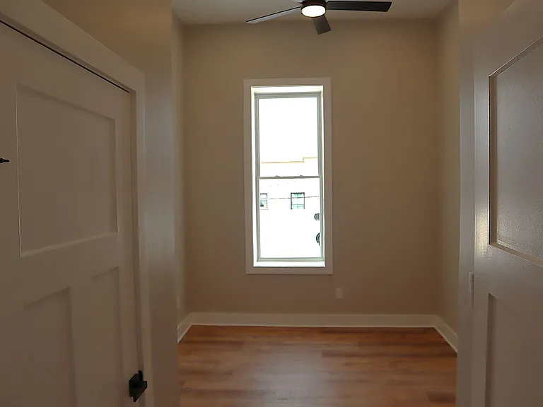 128 N Water Ave — Photo 22