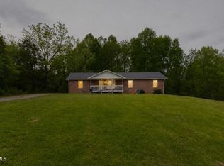 21426 Darlington Dr, Bristol, VA 24202