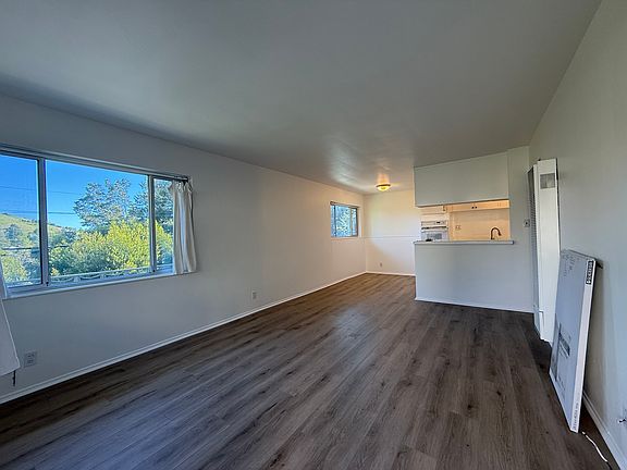 5th image of 1 Shelley Dr APT C