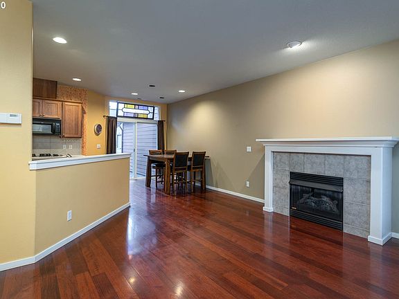 2nd image of 854 NE 72nd Ave