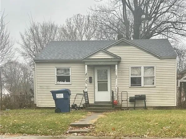 1923 N Church St, Decatur, IL 62526