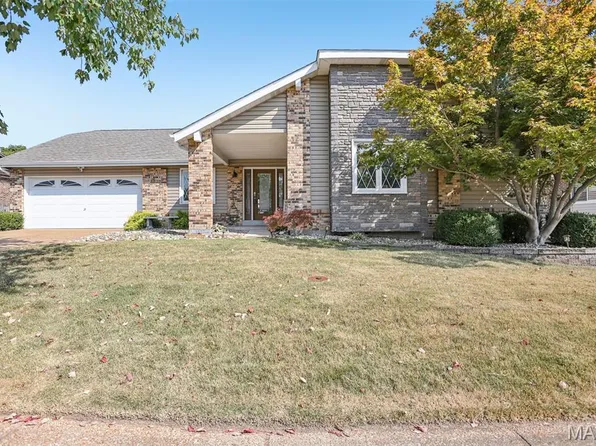 2527 Cripple Creek Dr, Saint Louis, MO 63129