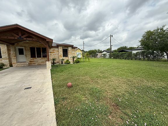 3rd image of 5911 Estates St