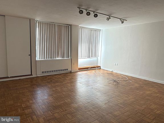 2nd image of 604-36 S Washington Sq Unit 305