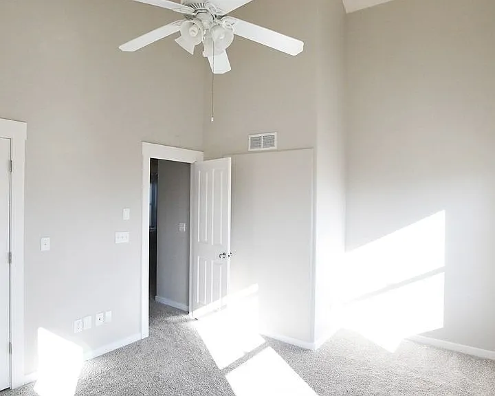 2657 Ulster St — Photo 11