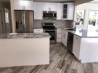 938 Bluebird St, Naples, FL 34104