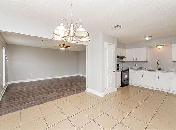 4th image of 701 Belle Pointe Blvd