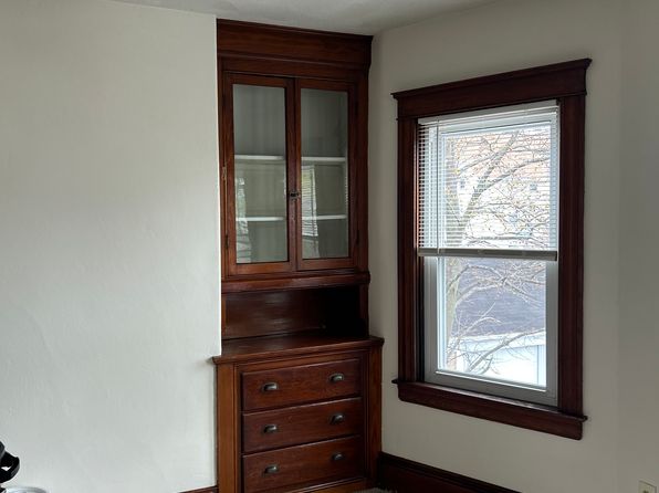 2-22 Darlingdale Ave