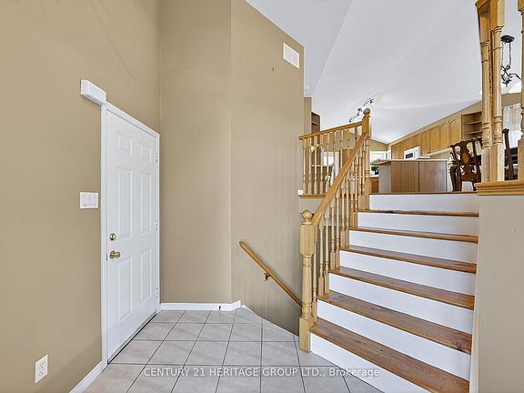 4th image of 250 Kathleen Cres