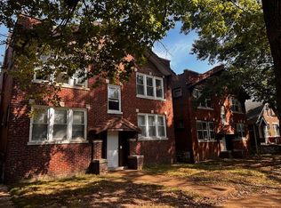 4015 Potomac St APT 2E, Saint Louis, MO 63116