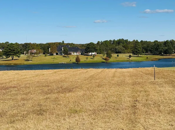 23500 Champion Dr, Lindale, TX 75771