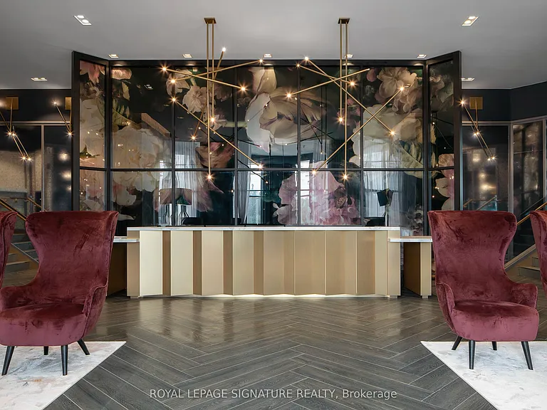 395 Dundas St W #222 — Photo 26