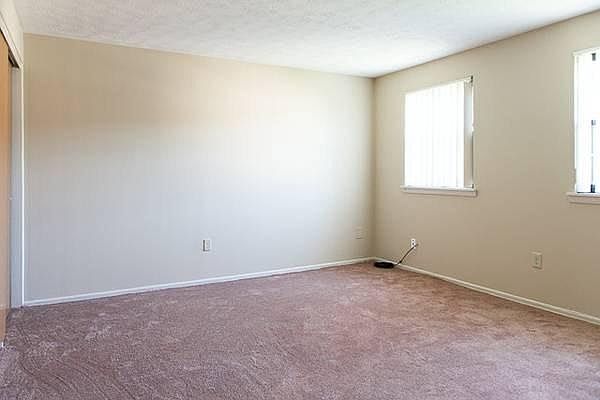 2nd image of 125 Chartwell Ct