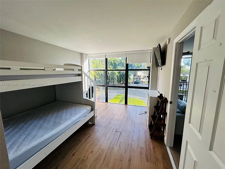 17021 N Bay Rd #219 — Photo 31