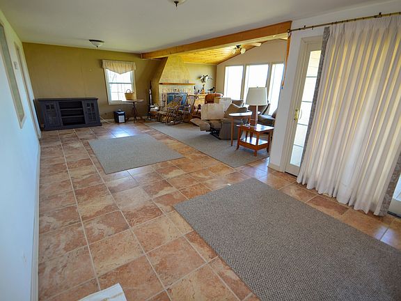 4th image of 3884 Breezy Hill Rd
