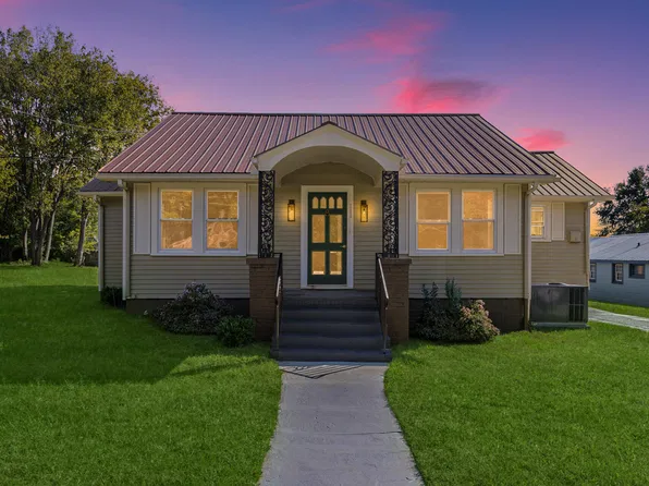 303 W Hill Ave S, Hillsborough, NC 27278