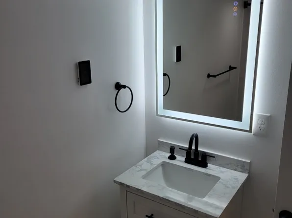 5324 5th St APT H, Whitehall, PA 18052