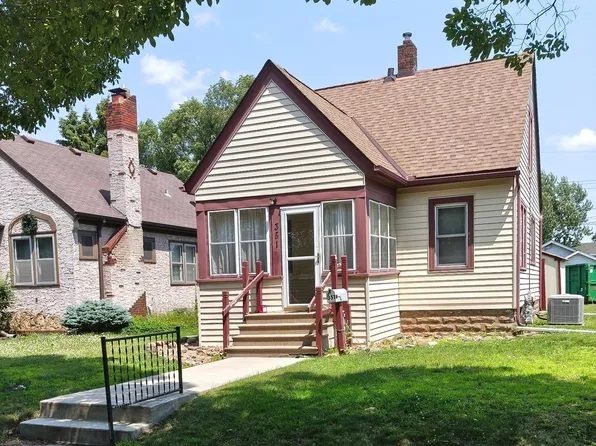 351 8th Ave S, South Saint Paul, MN 55075