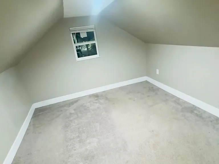 626 Maple St — Photo 8