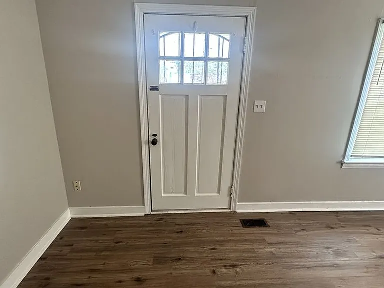 505 Flegal Ave — Photo 5