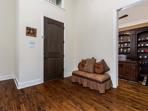 5th image of 308 Paluxy Dr