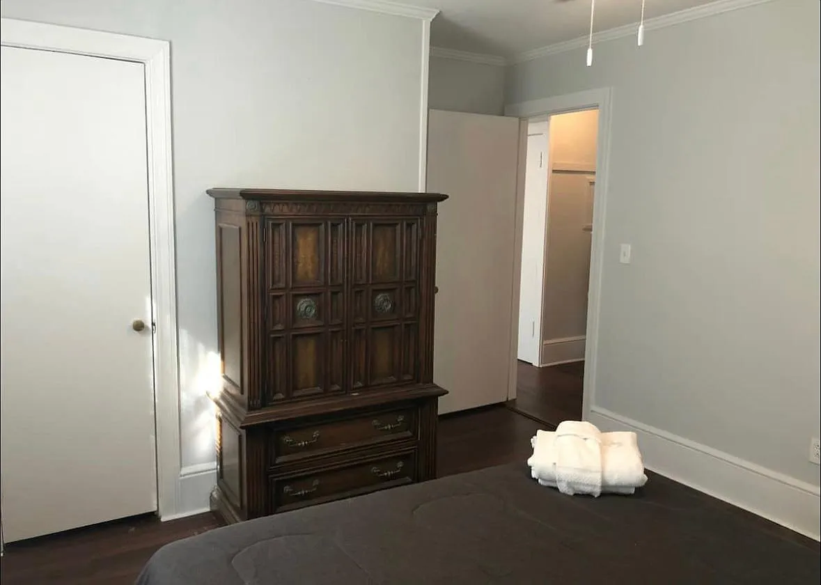 2 bed, $1,800 — Photo 2