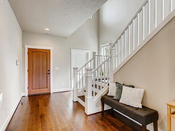 4th image of 475 NE 76th Ave