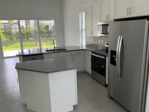 16340 Oakview Dr, Loxahatchee, FL 33470