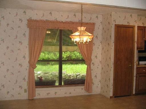 5th image of 310 SKYVIEW DR E