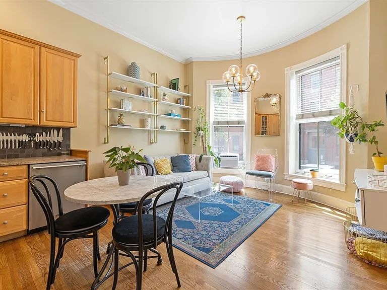 31 Hanson St #3 — Photo 4