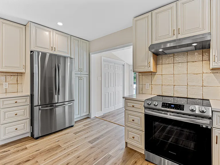 42 Forsythe St — Photo 6