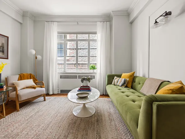 118 8th Avenue image 1 of 6