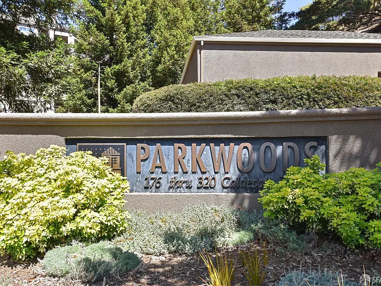 220 Caldecott Ln #311 — Photo 2