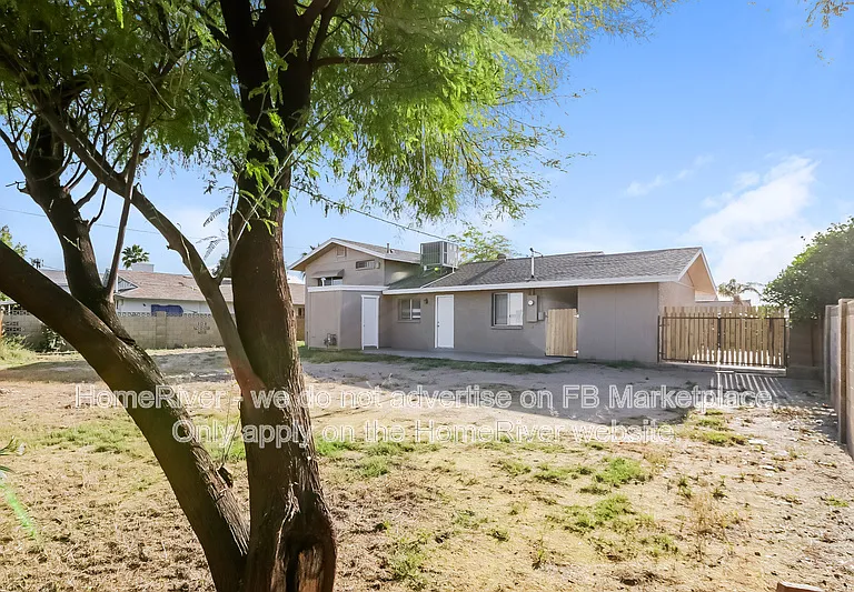 5758 N 42nd Ave — Photo 14