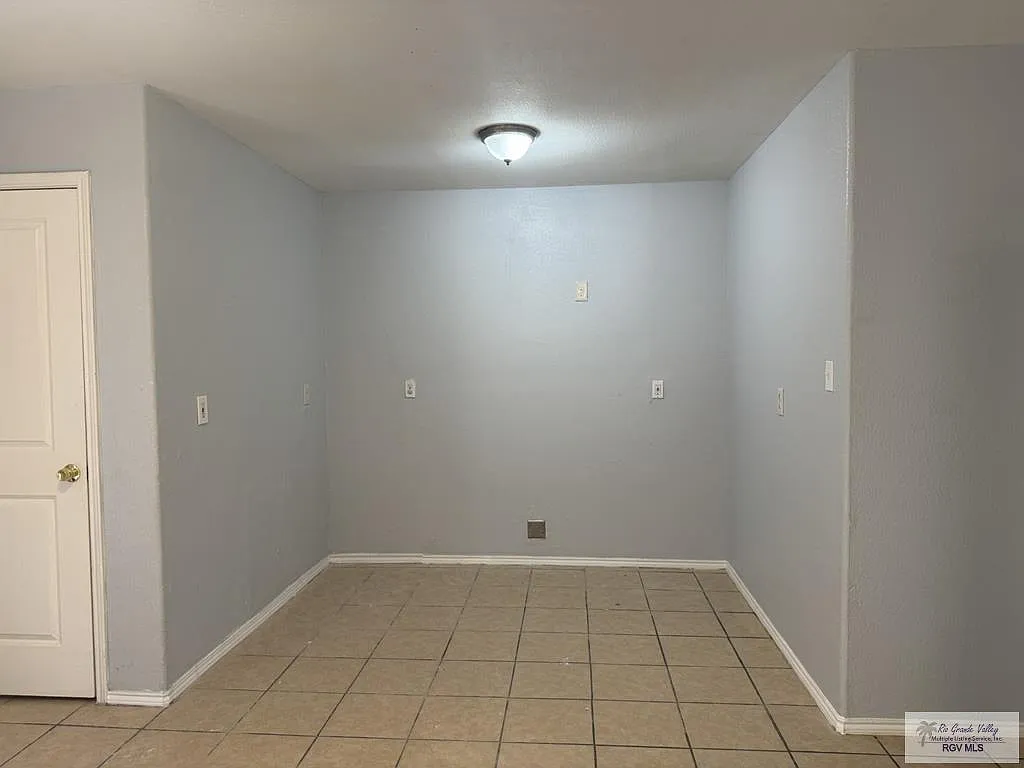 5 bed, 2.0 bath, 1508 sqft, $1,450 — Photo 2