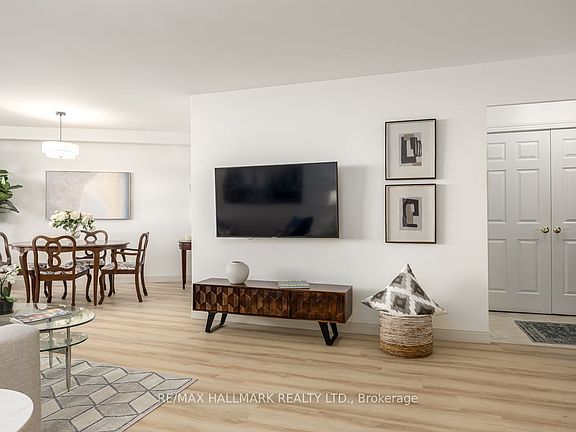 4th image of 980 Broadview Ave #804