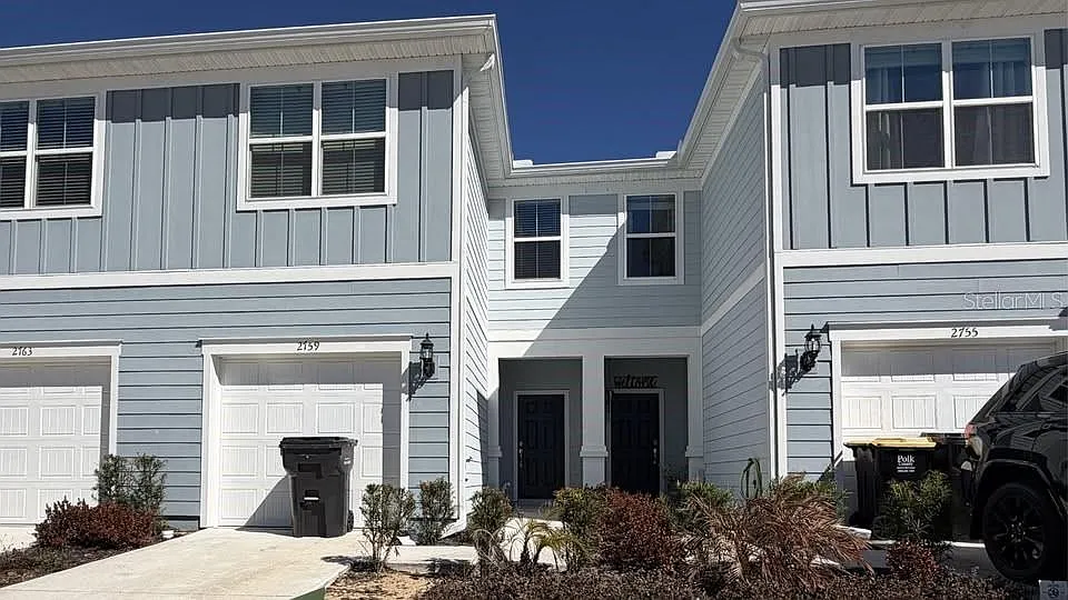 3 bed, 2.5 bath, 1736 sqft, $2,350 — Photo 1