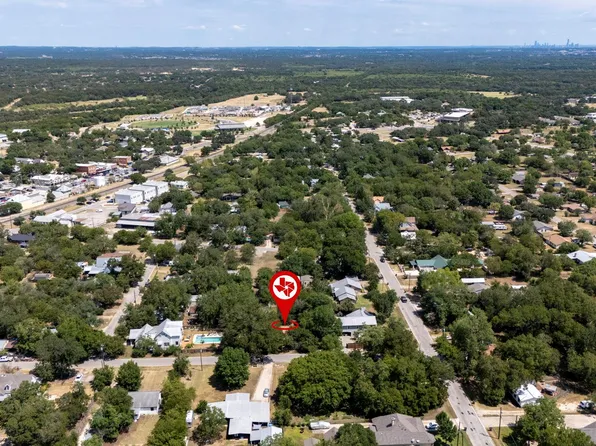 408 East St, Buda, TX 78610