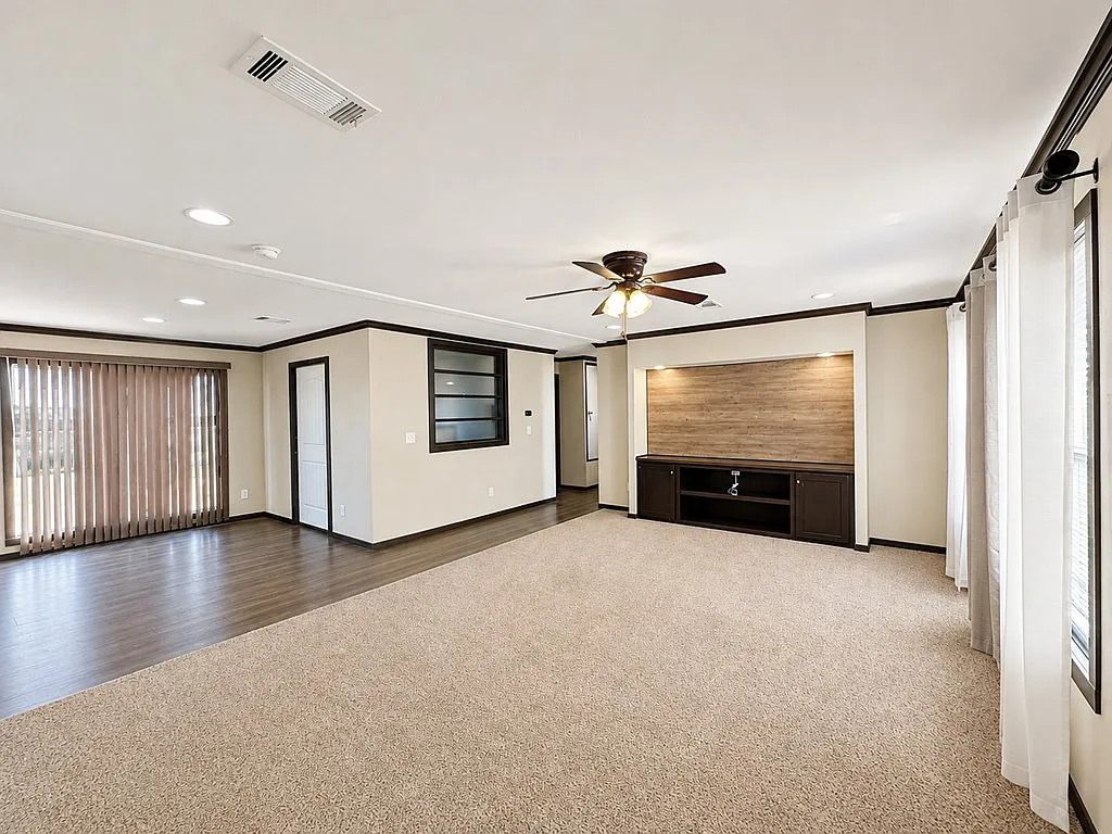 3 bed, 2.0 bath, 1456 sqft, $1,650 — Photo 3