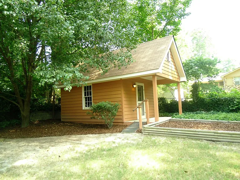 2604 Princess Ln SE — Photo 14