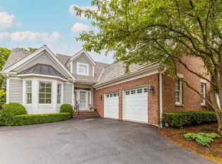 145 S Bradford Ct, Lake Forest, IL 60045