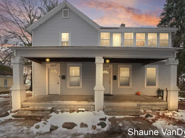 1537 Broadway Ave NW, Grand Rapids, MI 49504