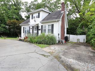 54 Ravine Dr, Matawan, NJ 07747